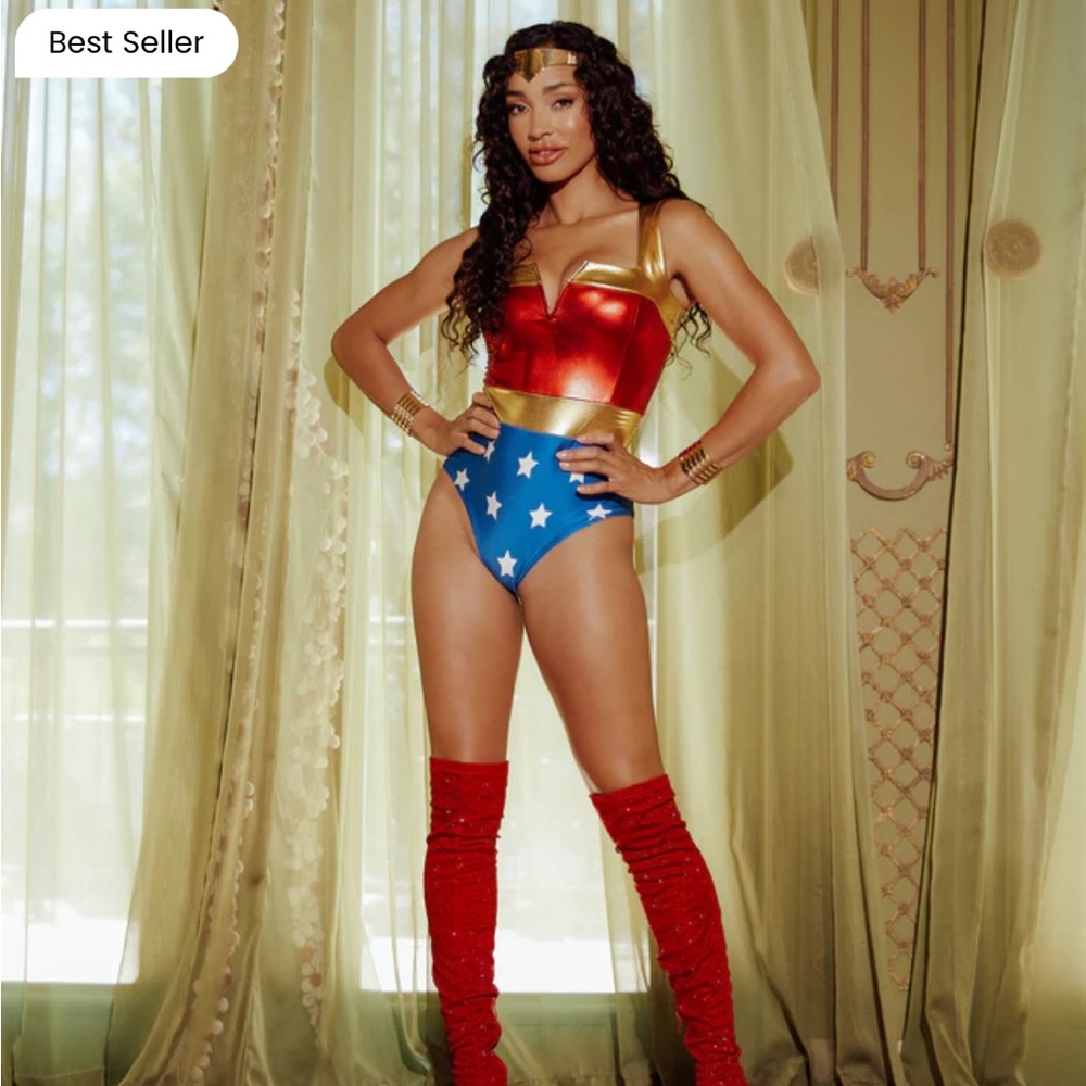 Wonder woman halloween costume size small